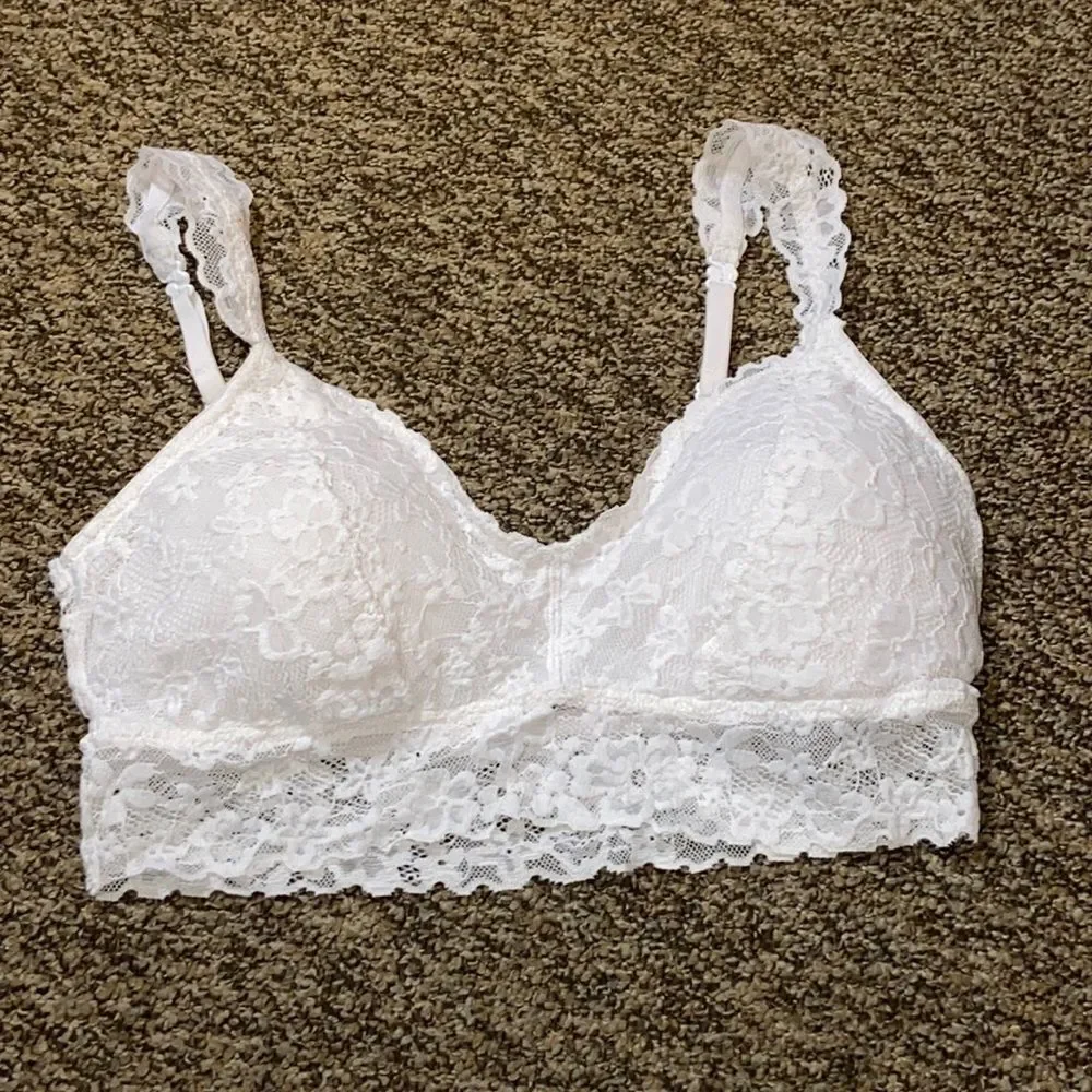 No Boundaries White Lace Bralette Size L